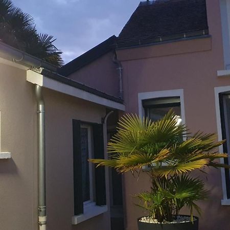 Maison Avec Garage 24 Heures Du Mans Voitures Et Toute Manifestation Le Mans Exterior photo